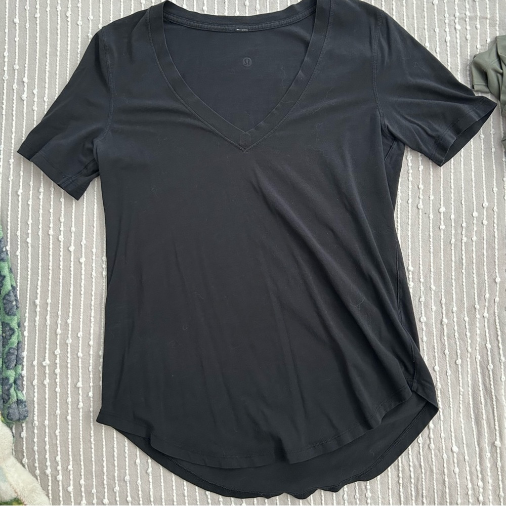 Lululemon v neck